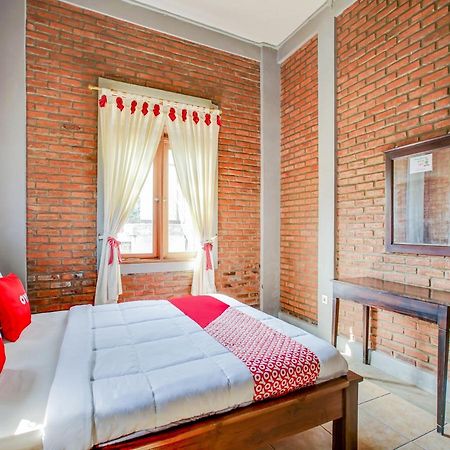 Oyo 3896 Villa Pesona Wisata Puncak 展玉 外观 照片