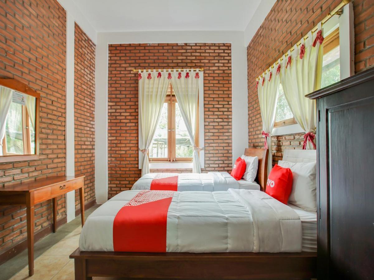 Oyo 3896 Villa Pesona Wisata Puncak 展玉 外观 照片