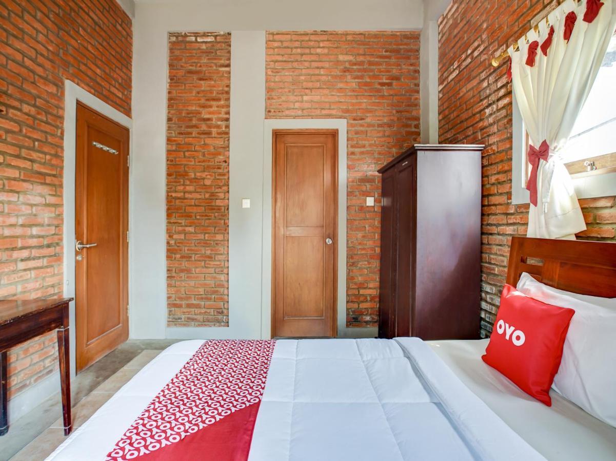 Oyo 3896 Villa Pesona Wisata Puncak 展玉 外观 照片