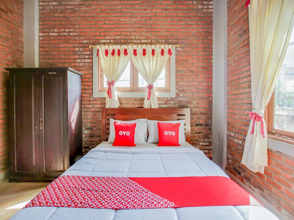 Oyo 3896 Villa Pesona Wisata Puncak 展玉 外观 照片