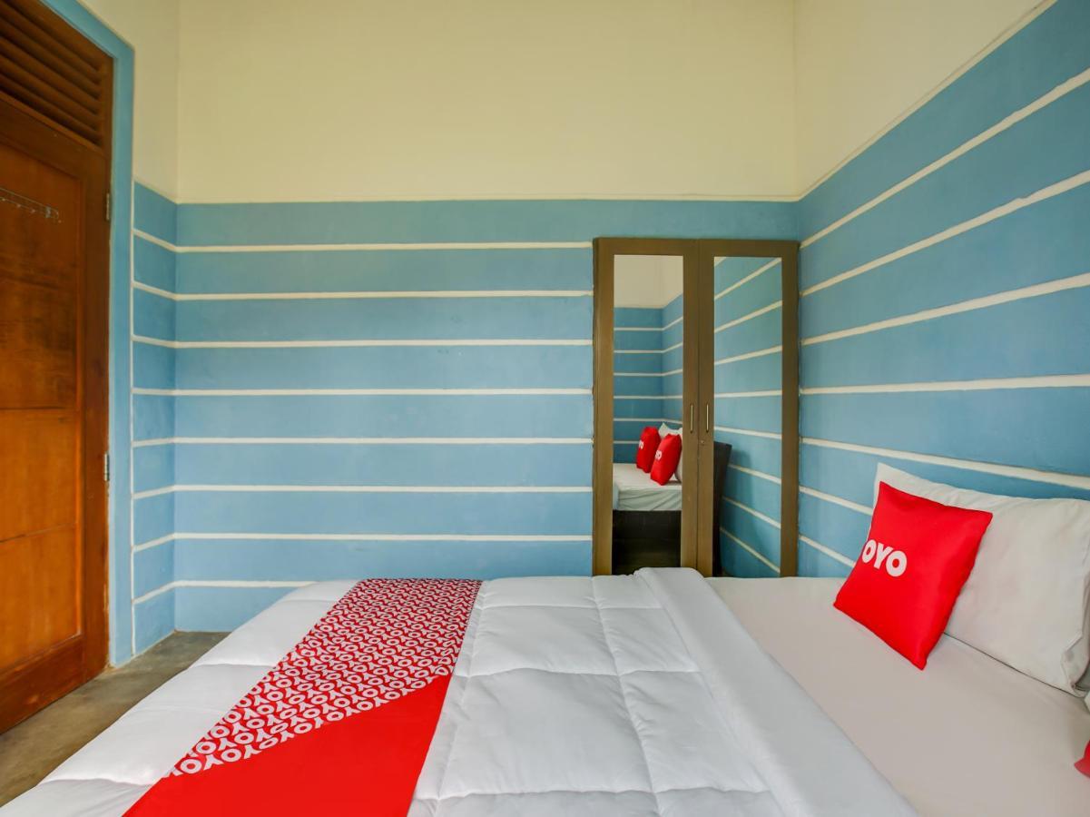 Oyo 3896 Villa Pesona Wisata Puncak 展玉 外观 照片