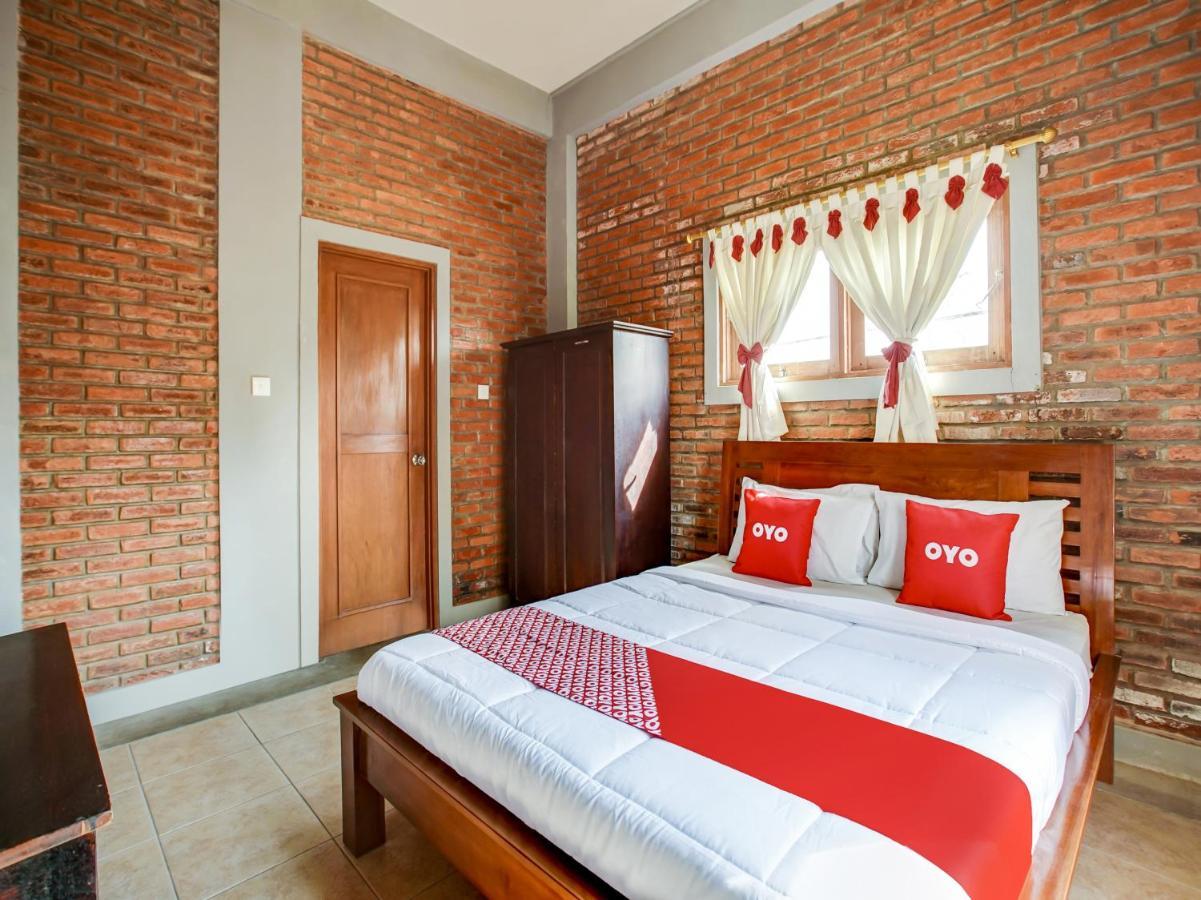 Oyo 3896 Villa Pesona Wisata Puncak 展玉 外观 照片