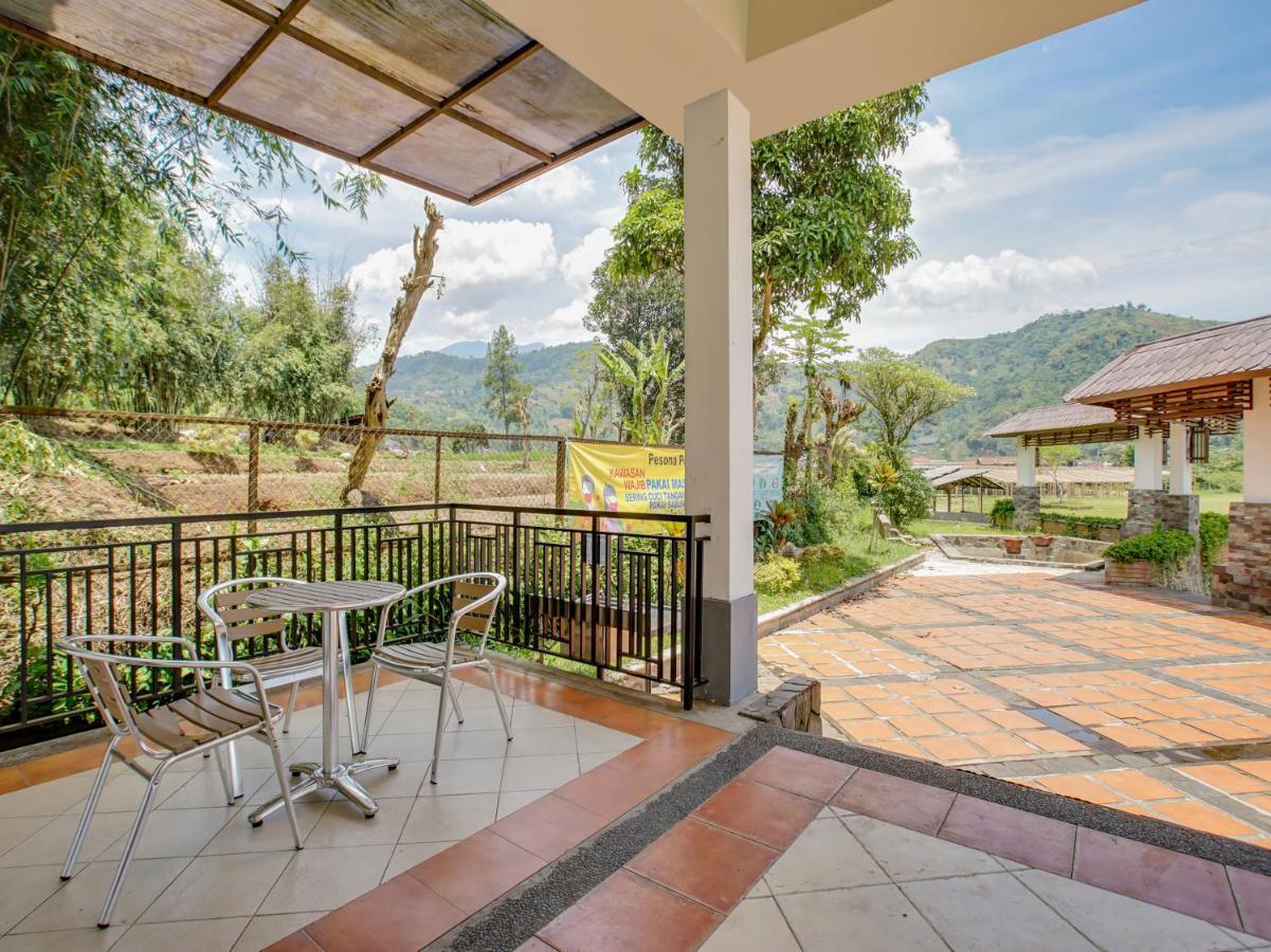 Oyo 3896 Villa Pesona Wisata Puncak 展玉 外观 照片