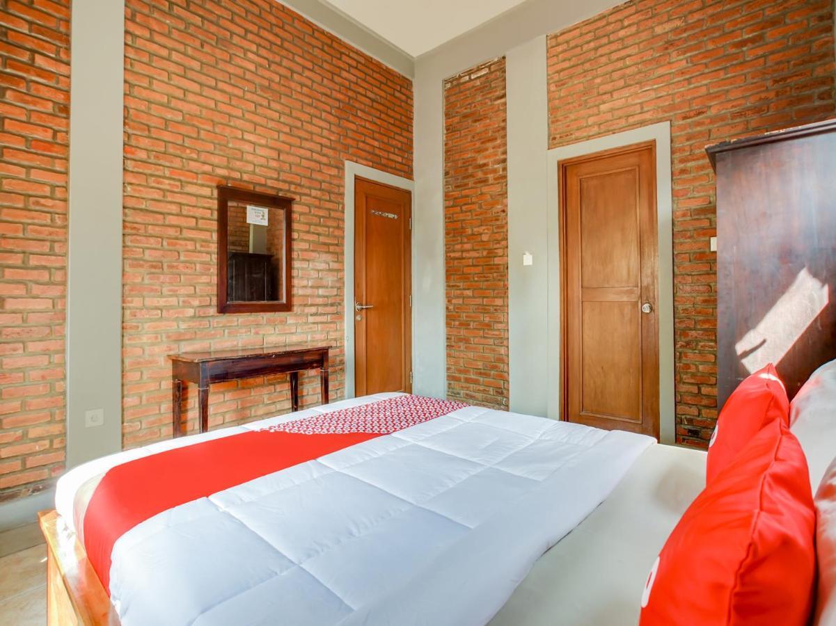 Oyo 3896 Villa Pesona Wisata Puncak 展玉 外观 照片