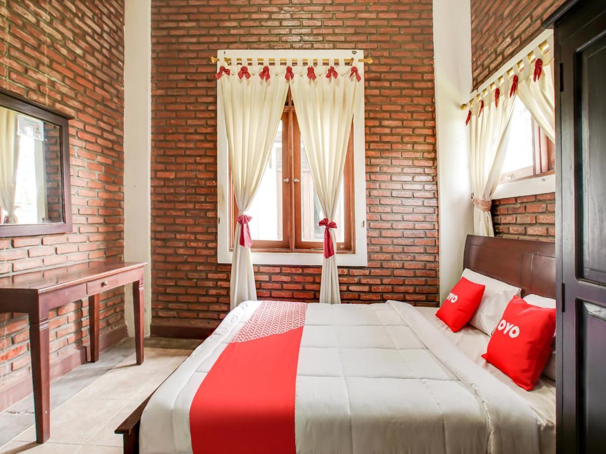 Oyo 3896 Villa Pesona Wisata Puncak 展玉 外观 照片