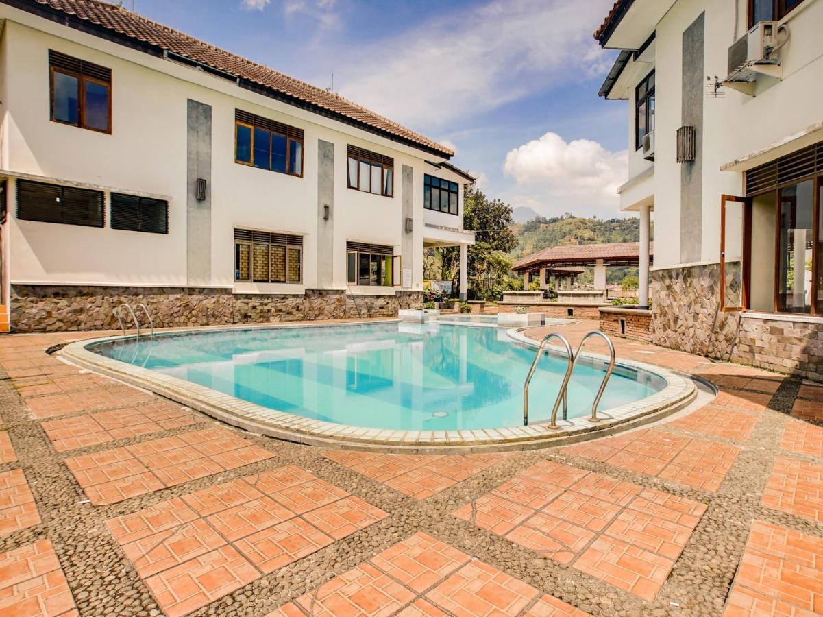 Oyo 3896 Villa Pesona Wisata Puncak 展玉 外观 照片