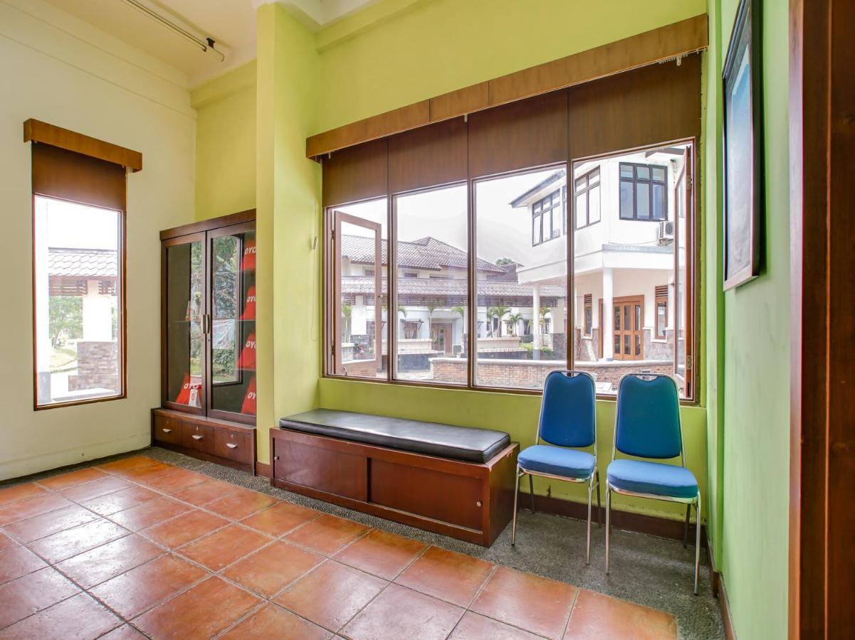Oyo 3896 Villa Pesona Wisata Puncak 展玉 外观 照片